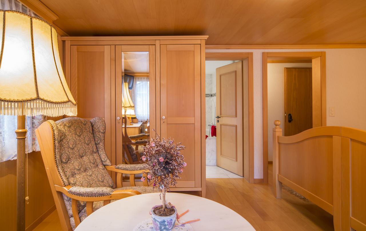 Hotel Olympia Saas-Almagell ภายนอก รูปภาพ
